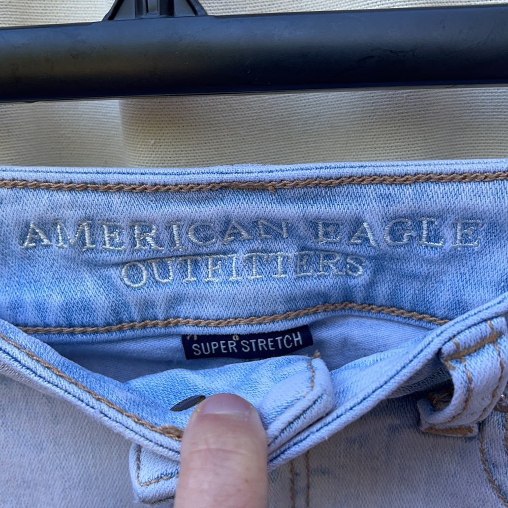 ❗️SOLD❗️AMERICAN EAGLE OUTFITTERS- RAW HEM LACE SHORTS 0 - Picture 7 of 10